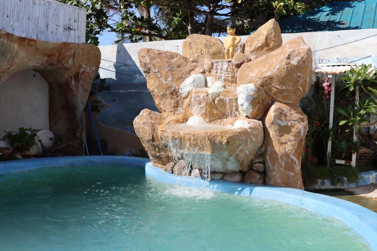 Belle'S Beach Resort Bolinao Exteriör bild